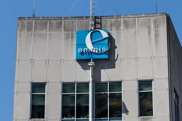 Indianápolis - Circa junio 2019: Emmis Communications headquarters. Emmis posee emisoras de radio y revistas I — Foto de Stock