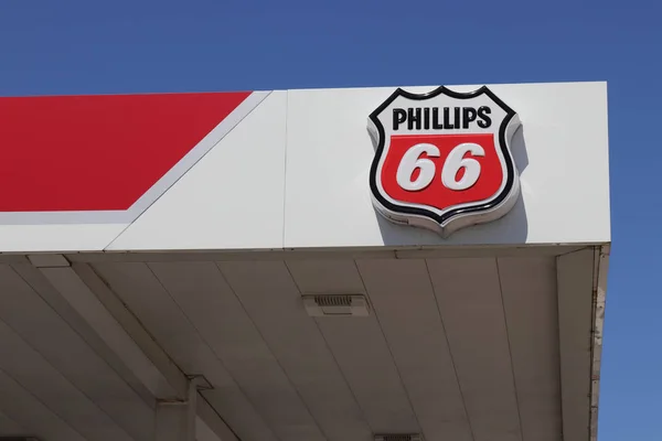 Libanon-circa juli 2019: Phillips 66 bedrijf retail locatie. Phillips 66 is een Amerikaans energiebedrijf III — Stockfoto