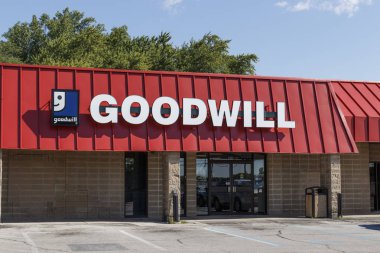 Ft. Wayne - Yaklaşık Ağustos 2019: Goodwill Store. 2015 yılında Goodwill, 26,4 milyondan fazla insanın kariyer için eğitim e-sa-ki