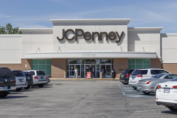 Indianapolis - Yaklaşık Ağustos 2019: Jcpenney Retail Mall Yer. Jcp bir Giyim ve Ev Mobilya Perakendeci I