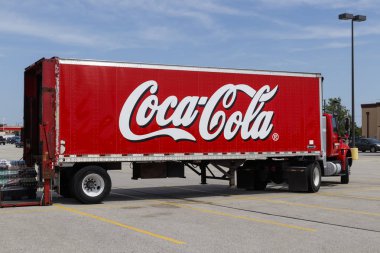 Champaign - Circa Ağustos 2019: Coca-Cola Teslimat Kamyonu. Kola ürünleri dünyanın en çok satan soda pop ve gazsız içecekler arasında iv