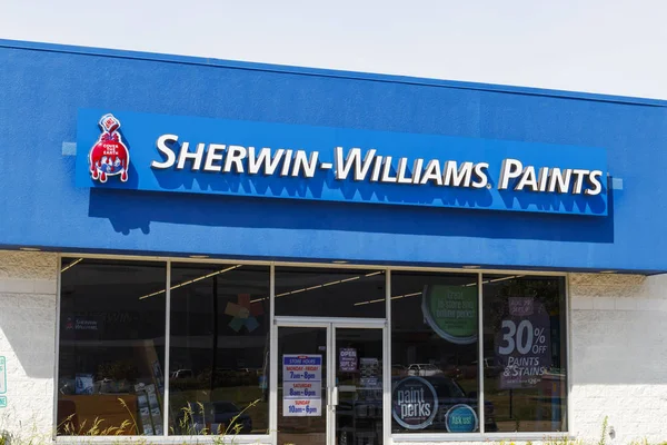 Champaign - ca. August 2019: Sherwin-Williams Lackier- und Lackiergeschäft. sherwin williams ist auf der nyse als shw i gelistet — Stockfoto