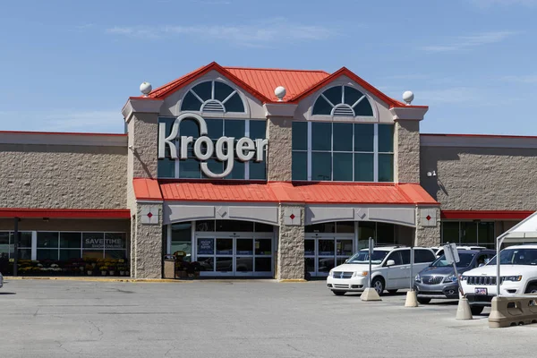 Kokomo-circa září 2019: Kroger supermarket. Kroger co. je jedním z největších maloobchodníků s potravinami na světě IV. — Stock fotografie