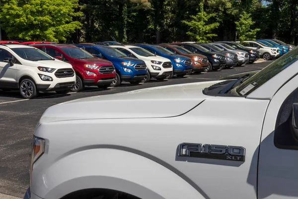 Indianapolis Etwa Mai 2020 Ford F150 Steht Bei Einem Händler — Stockfoto