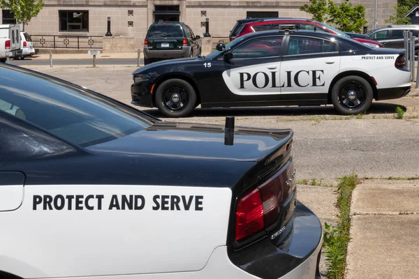Logansport Circa Junho 2020 Carros Polícia Com Palavras Proteger Servir — Fotografia de Stock