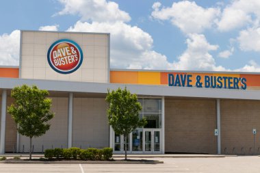 Florence - Temmuz 2020: Dave & Buster Restoranı. Dave & Buster 'ın yeni normal olarak Sosyal Mesafeye uyum sağlaması gerekecek.