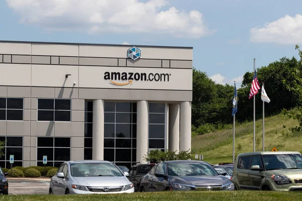 Hebron Circa 2020年7月 Amazon Comフルフィルメントセンター Amazonは米国最大のインターネットベースの小売業者であり プライムデーを祝う — ストック写真