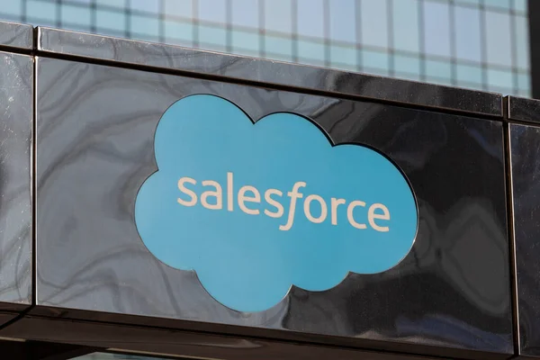 Indianapolis Sekitar Juli 2020 Gedung Salesforce Salesforce Bermaksud Melanjutkan Investasinya — Stok Foto