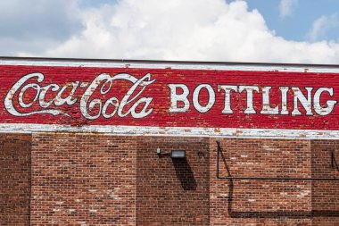 Lima - Temmuz 2020: Coca-Cola satış yeri. Kola ürünleri ABD 'de en çok satan gazoz içecekleri arasındadır..