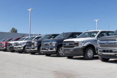 Plainfield - Eylül 2020: Ford F150 bir galeride sergileniyor. Ford Lincoln ve Motorcraft markaları altında ürünler satıyor..