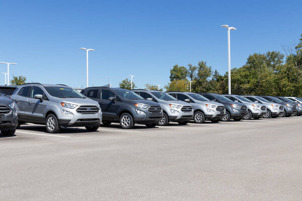 Плейнфилд - сентябрь 2020 года: показ Ford EcoSport в дилерском центре. Ford продает продукцию под марками Lincoln и Motorcraft.
