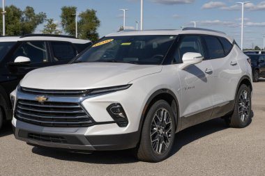 Indianapolis - 7 Eylül 2025 Chevrolet Blazer Premier AWD spor arazi aracı. Chevy Blazer 'a 2.0L Turbo 4 silindirli motor veriyor. MY:2025