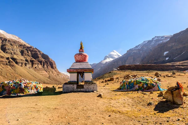 Buddhist stupa near the south face of Kailash. Tibet — Stock Photo, Image