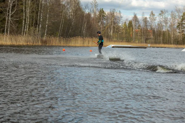 Fagersta Suède Maj 2020 Wakeboarder Surfant Sur Lac — Photo