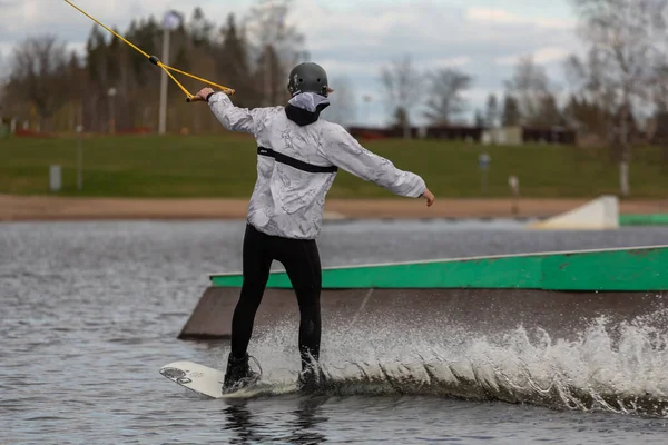 Fagersta Sverige Maj 2020 Tonåringars Wakeboard Sjö Idrottslektion — Stockfoto