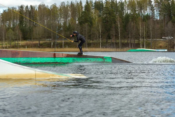 Fagersta Švédsko Maj 2020 Teenager Wakeboarding Jezeře Během Lekce Tělesné — Stock fotografie