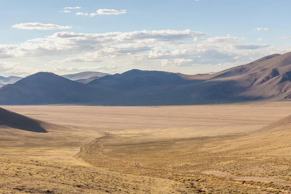 Mongólia Ocidental Paisagem Montanhosa Vista Acampamento Nômade Altai Mongol — Fotografia de Stock
