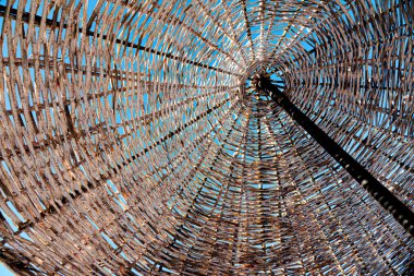 Sahilde saman şemsiyesi ayrıntıları.