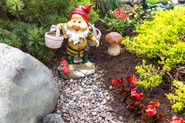 家の庭、gnome 装飾の庭の小人 — ストック写真