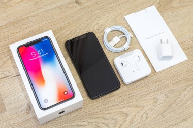 Moskova, Rusya 12 Kasım, 2017: Iphone X akıllı telefon. En son Apple Iphone 10 cep telefonu. Açıklayıcı yazı işleri. En yeni Iphone dokunmatik ekran, çift dikey kamera ile
