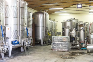 Modena, İtalya 02 Mayıs, 2018: üretim balsamik sirke