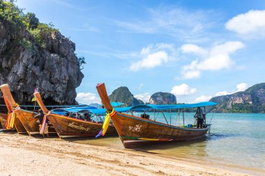 Phang Nga Bay, Tayland 10 Ocak, 2018: uzun kuyruk tekne, tradit