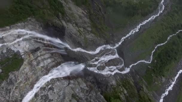 Hohe Wasserfälle Arhiz Russland Schöne Kaskade Wasserfälle Hintergrund — Stockvideo