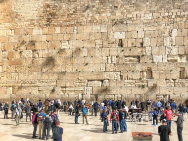 Jerusalem, İsrail - 22 Ocak 2019: Yahudi kulları ağlama duvarı, dua et. Western Wall, ağlama duvarı veya Kotel Eski Kudüs şehri içinde yer alır