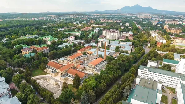 Drone çamur banyoları Essentuki'de Kafkasya'da Rusya üzerinden havadan görünümü