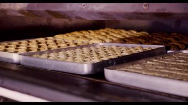 Lezzetli Türk tatlı Baklava pişirme