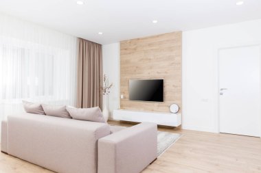 Modern açık oturma odası tv cihazları ile