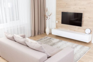 Modern açık oturma odası tv cihazları ile