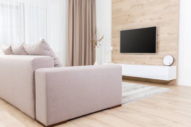 Modern açık oturma odası tv cihazları ile
