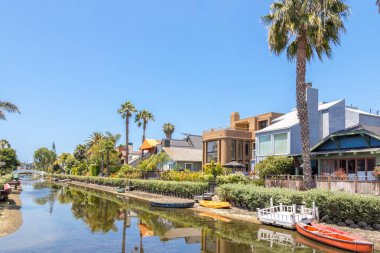 Venedik, Amerika Birleşik Devletleri - 21 Mayıs 2015: Kaliforniya'daki Venice Beach Canals'daki evler