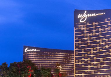Las Vegas, Abd - 29 Mayıs 2015: Wynn Casino and Hotel, Las Vegas, ABD'de alacakaranlıkta