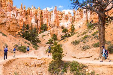 Bryce Canyon National Park,Utah, ABD'de yürüyüş gezisi ne insanlar