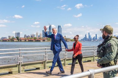 New York, Ny, Abd - 16 Mayıs 2019: New York Belediye Başkanı Bill de Blasio ve eşi Chirlane Mccray Liberty Adası'ndaki Özgürlük Müzesi Açılış Kutlaması'na vardılar, Ny Usa