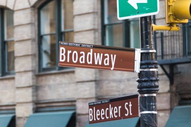 New York City ABD'de Broadway sokak işareti