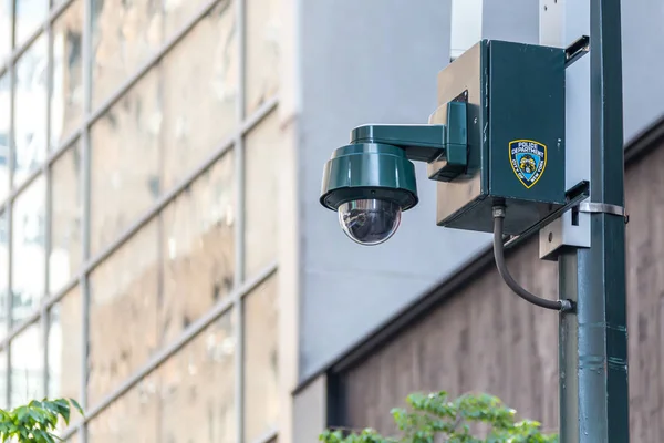 New York City, NY, USA - May 17, 2019: NYPD security surveillance camera an a street in USA — Stock Photo, Image