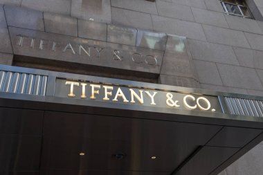 New York, Amerika - 15 Mayıs 2019: Tyffany and Co. New York'ta 5.