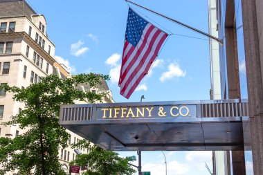 New York, Amerika - 15 Mayıs 2019: Tyffany and Co. New York'ta 5.