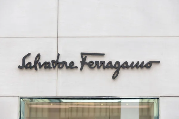 New York, USA-15 maj, 2019: Salvatore Ferragamo Store i New York, är Salvatore Ferragamo ett italienskt lyx modeföretag grundat i 1928 — Stockfoto