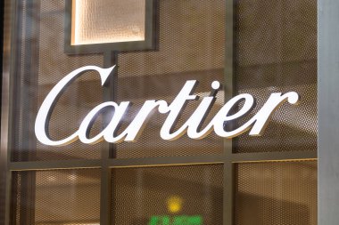 New York, ABD-17 Mayıs, 2019: New York 'ta Cartier mücevher mağazası. Societe Cartier mücevher ve saatler satan ve tasarlıyor