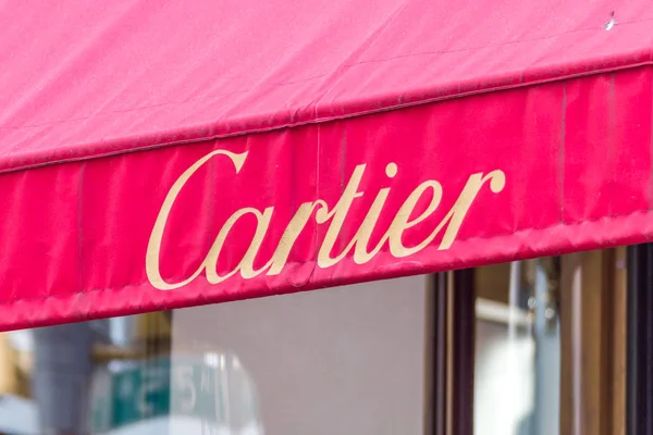 NOVA IORQUE, EUA - 15 MAIO, 2019: Joalharia Cartier em Nova York. A Societe Cartier projeta e vende joias e relógios. Fundada em Paris, França . — Fotografia de Stock