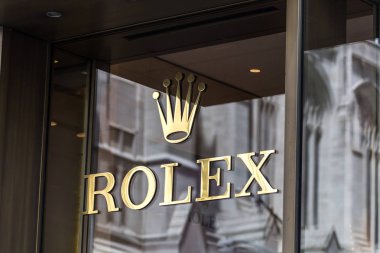 New York, ABD-15 Mayıs 2019:5. bulvar köşesinde Rolex Binası ve New York 'ta Midtown Manhattan 'da 53rd Street, ABD