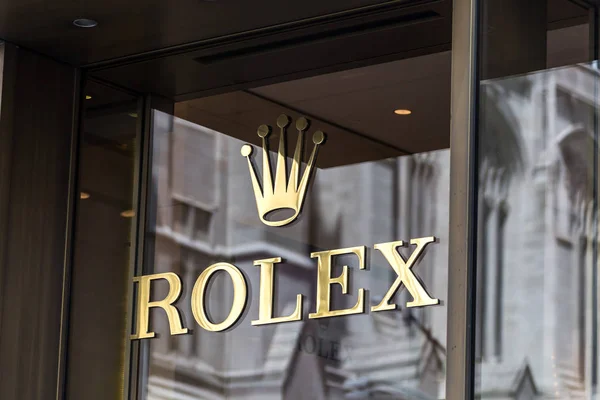 NUEVA YORK, EE.UU. - 15 DE MAYO DE 2019: Edificio Rolex en la esquina de la 5ª Avenida y la Calle 53 en Midtown Manhattan, Nueva York, EE.UU. — Foto de Stock