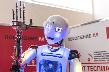 Stavropol, Rusya-6 Nisan 2019: modern promo robot, Stavropol, Rusya 'da teknoloji sergisi