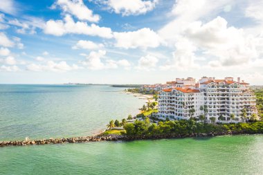 Miami, Abd - 06 Eylül 2014 :Fisher Island şehrindeki dairelerin görünümü 06 Eylül 2014 tarihinde Miami'de.