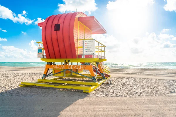 Miami Beach, Florida, Amerika 'daki cankurtaran istasyonu. — Stok fotoğraf