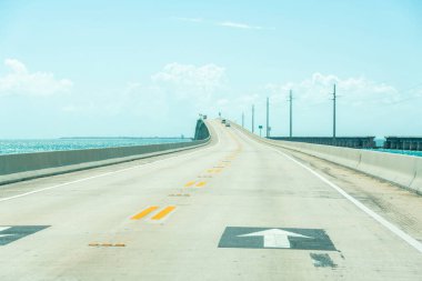 Florida anahtarları üzerinden Key West 'e giden 1. Yol